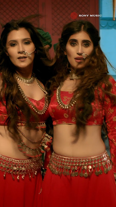 Feeling the magic of the beat with Naagin !! 🐍✨ #Naagin #aasthagill #akasa #dancesongs