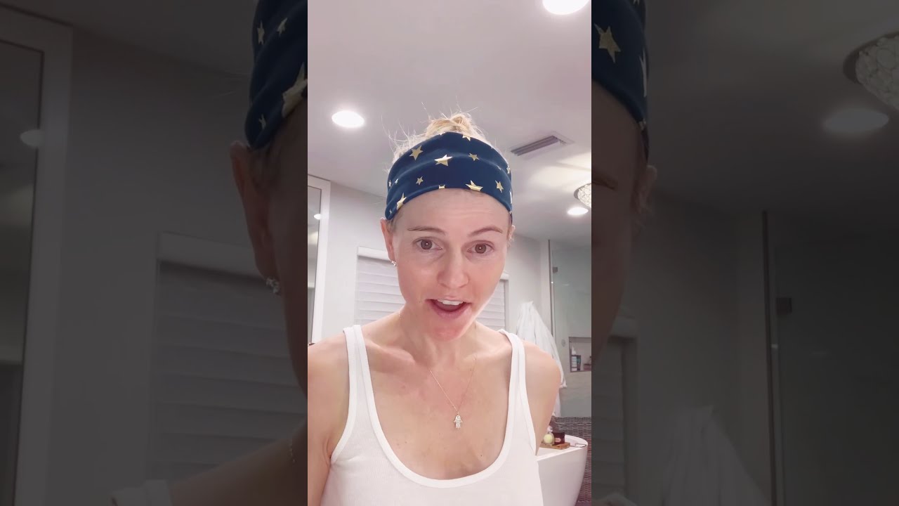 The Body Shop CBD Soothing Oil Balm Cleansing Mask