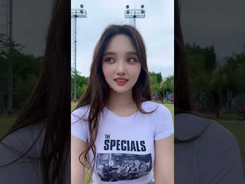 E 사이에 있는 I