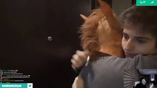 Kendine Müzisyen Elwindin Yeni Şarkısının Ben Çok Süperi̇m Klibini İzliyor