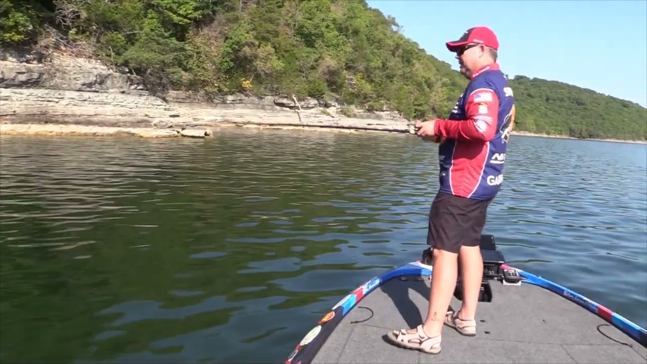 Brian Snowden - BASS Elite Angler with 5 Fish Lures Ultimate Cover Jig