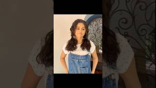 if you told me this new Selena Gomez video was from 2016 i would literally believe you OMG 😭