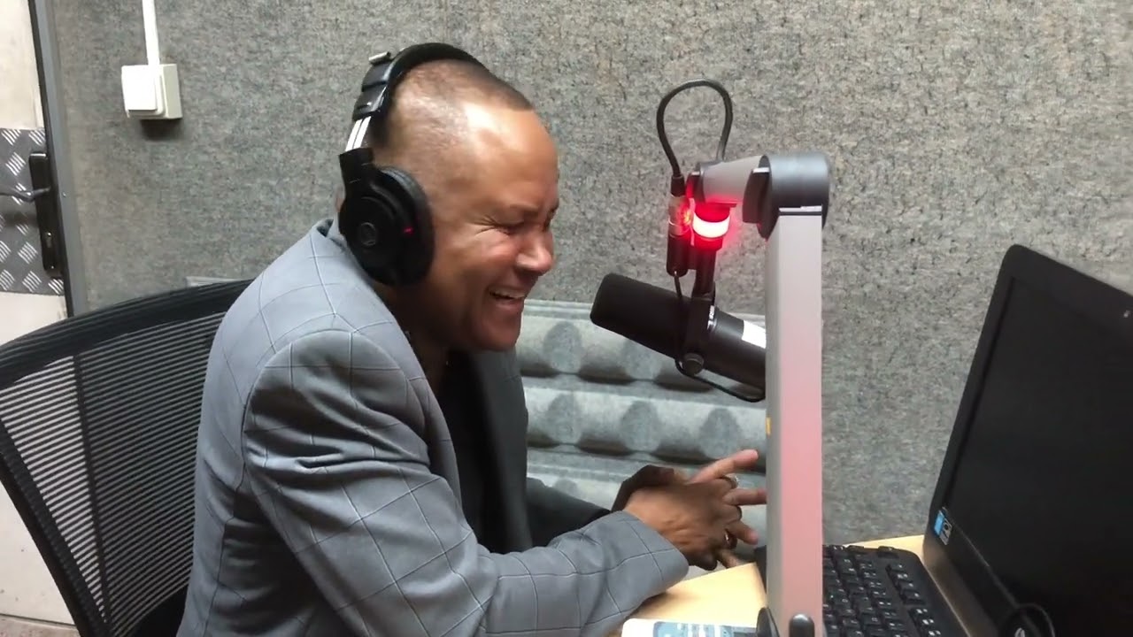 Miguel Neto dialoga com Afonso Quintas na Rádio Luanda [altonivel001]