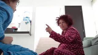 Peleas De La Abuela Y La Nieta