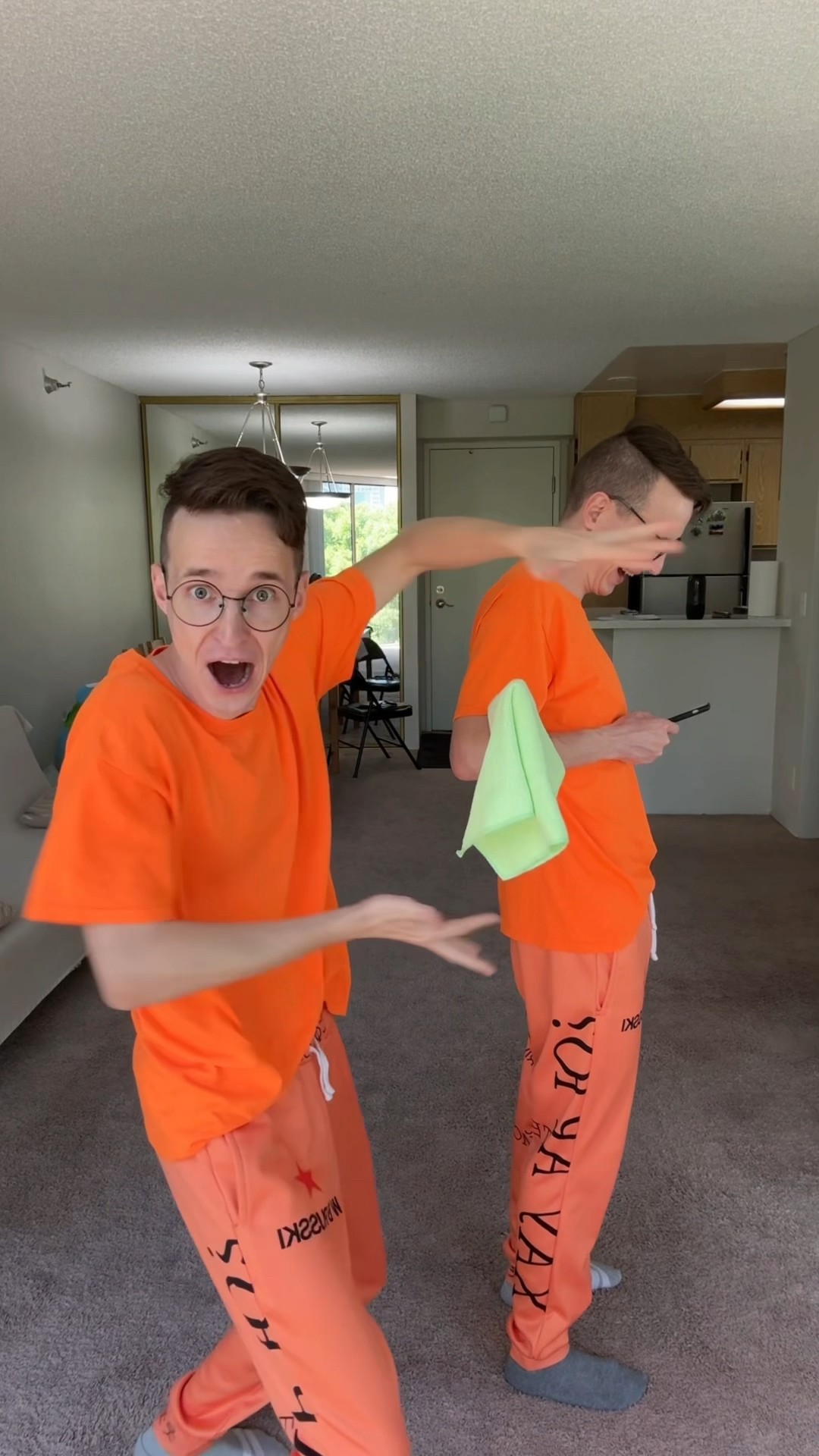 Best MAGICIAN ? How did he do this ? ?
