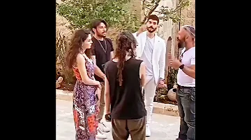 فيديو من كواليس مسلسل زهرة الثالوث الحلقة الأخيرة بعد الشجار بين الأبطال أكين وايبرو 