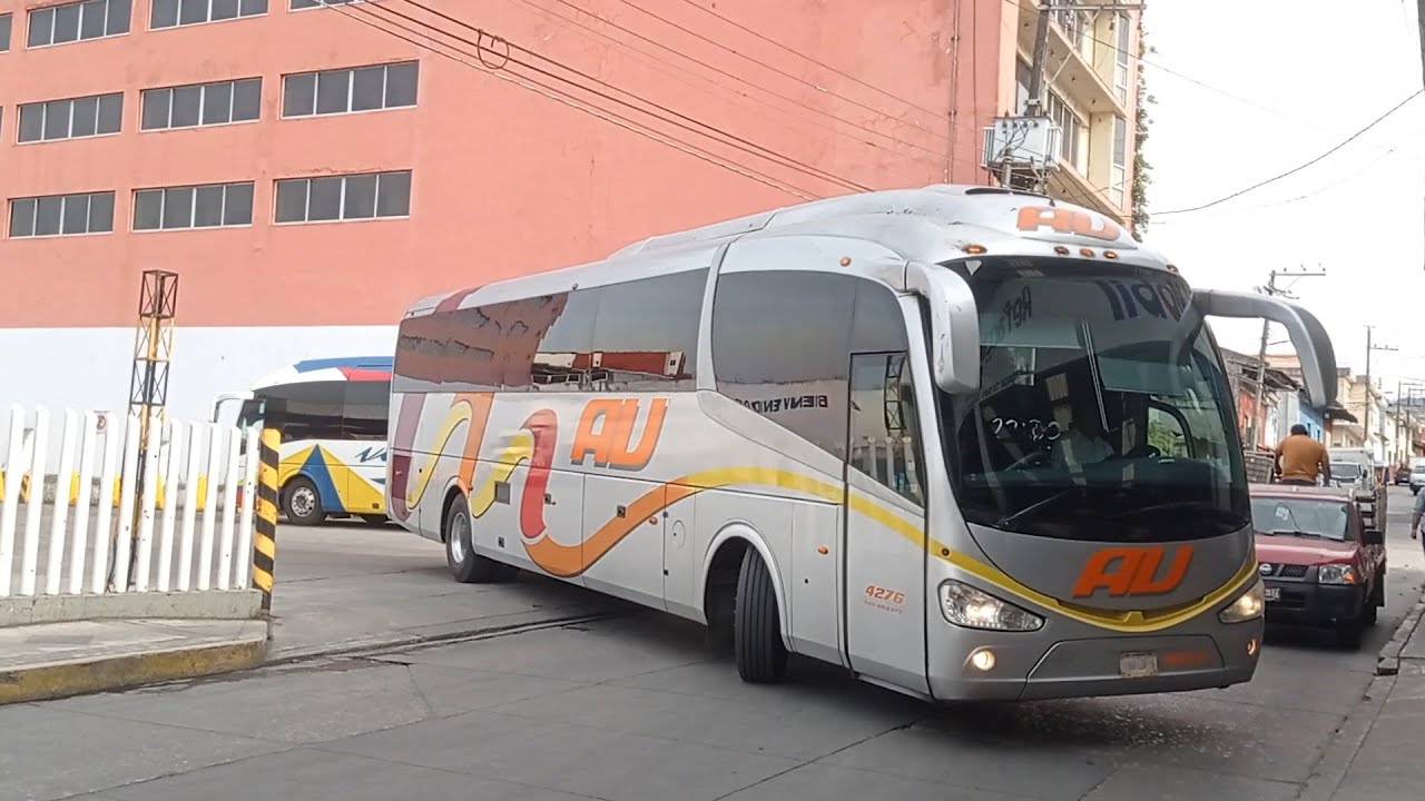 Alto movimiento de autobuses VIA y AU en Teziutlán