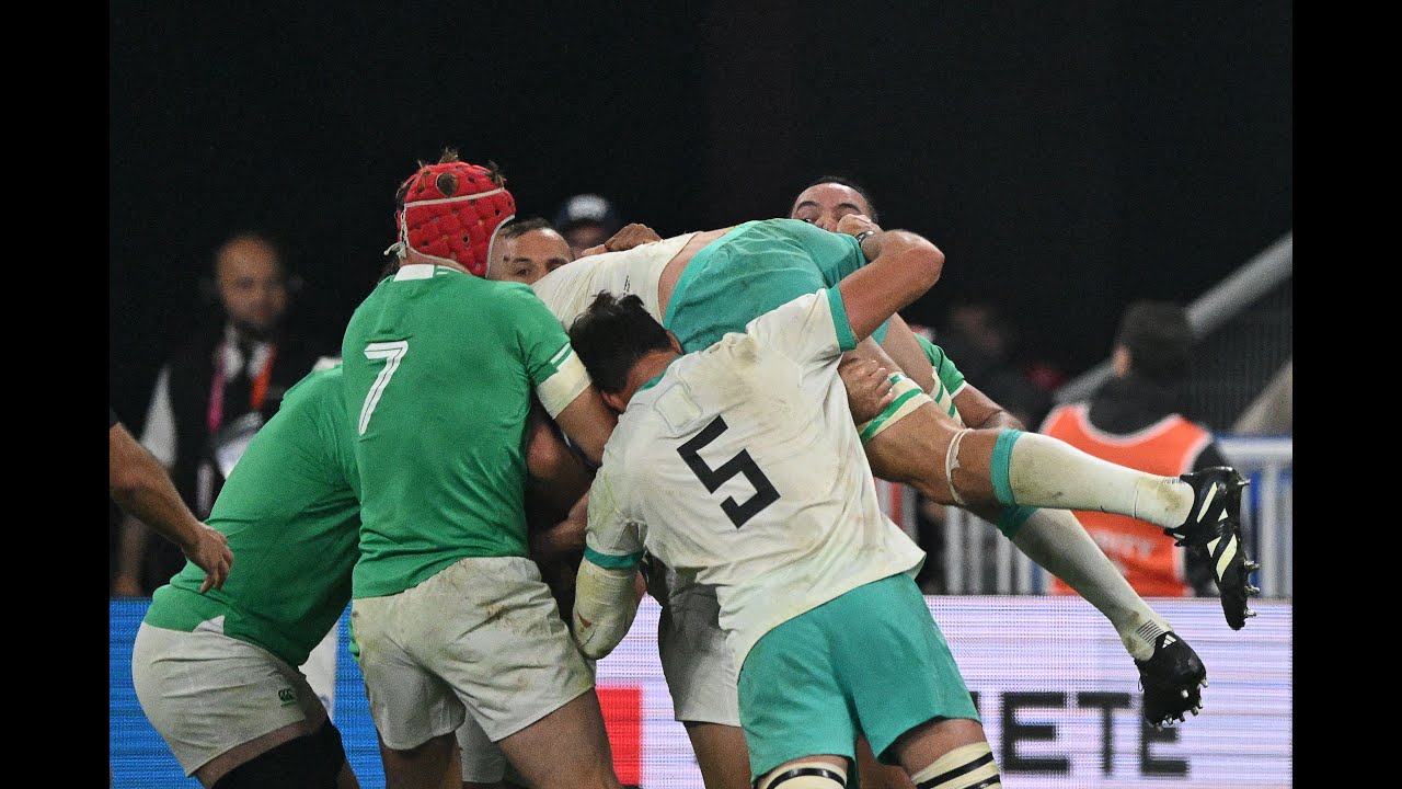 Have you EVER seen this before on a rugby pitch? 