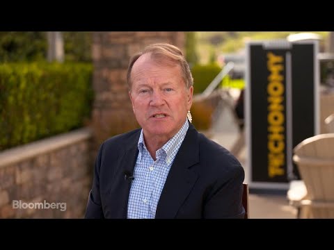 John Chambers on Startups, Cricket Farming and Tax Policy