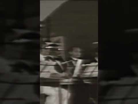 عبد الحليم حافظ عاش حفل الصوت والضوء بالأهرامات21 اغسطس 1975