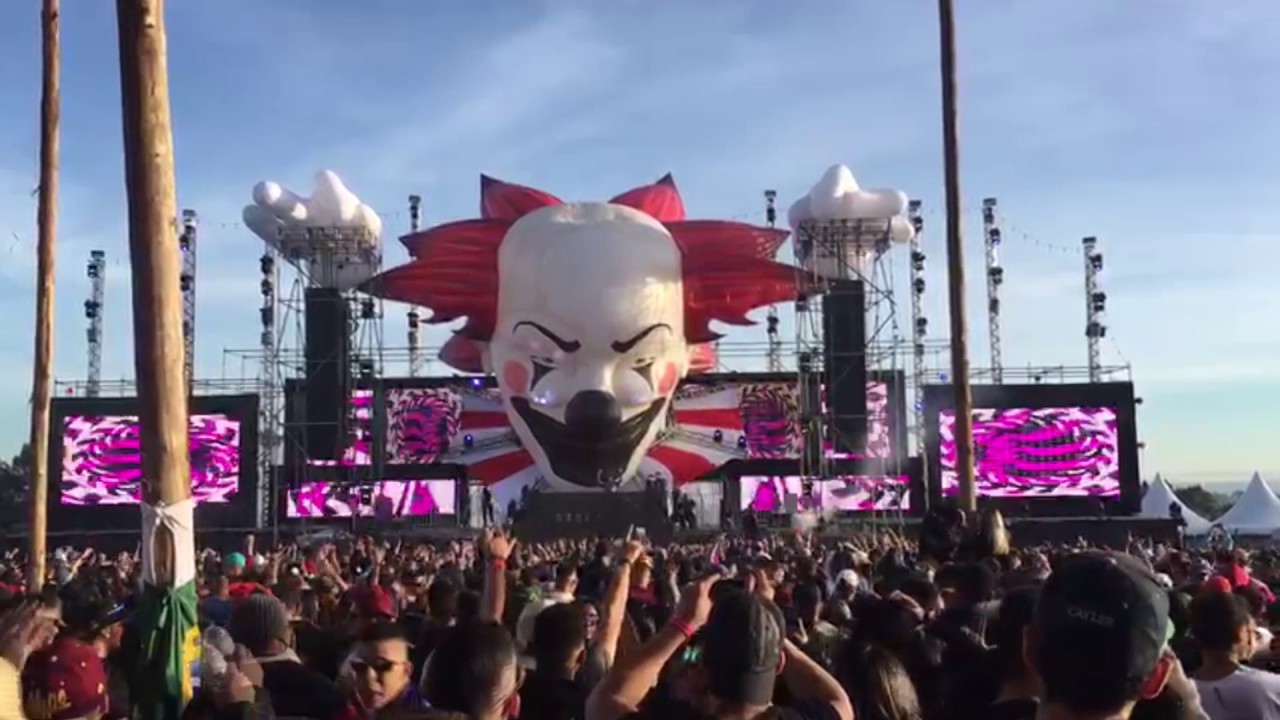 Berg Playing Dugly Dagly @ Playground Brasil 2017