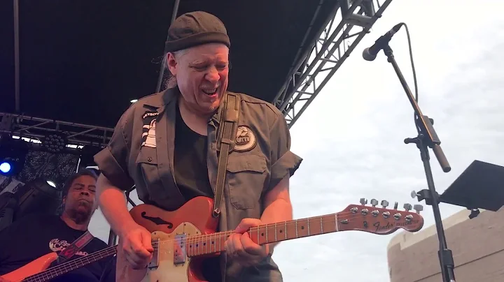 Erik Gustafson, killer guitar solo with Robert Bra...
