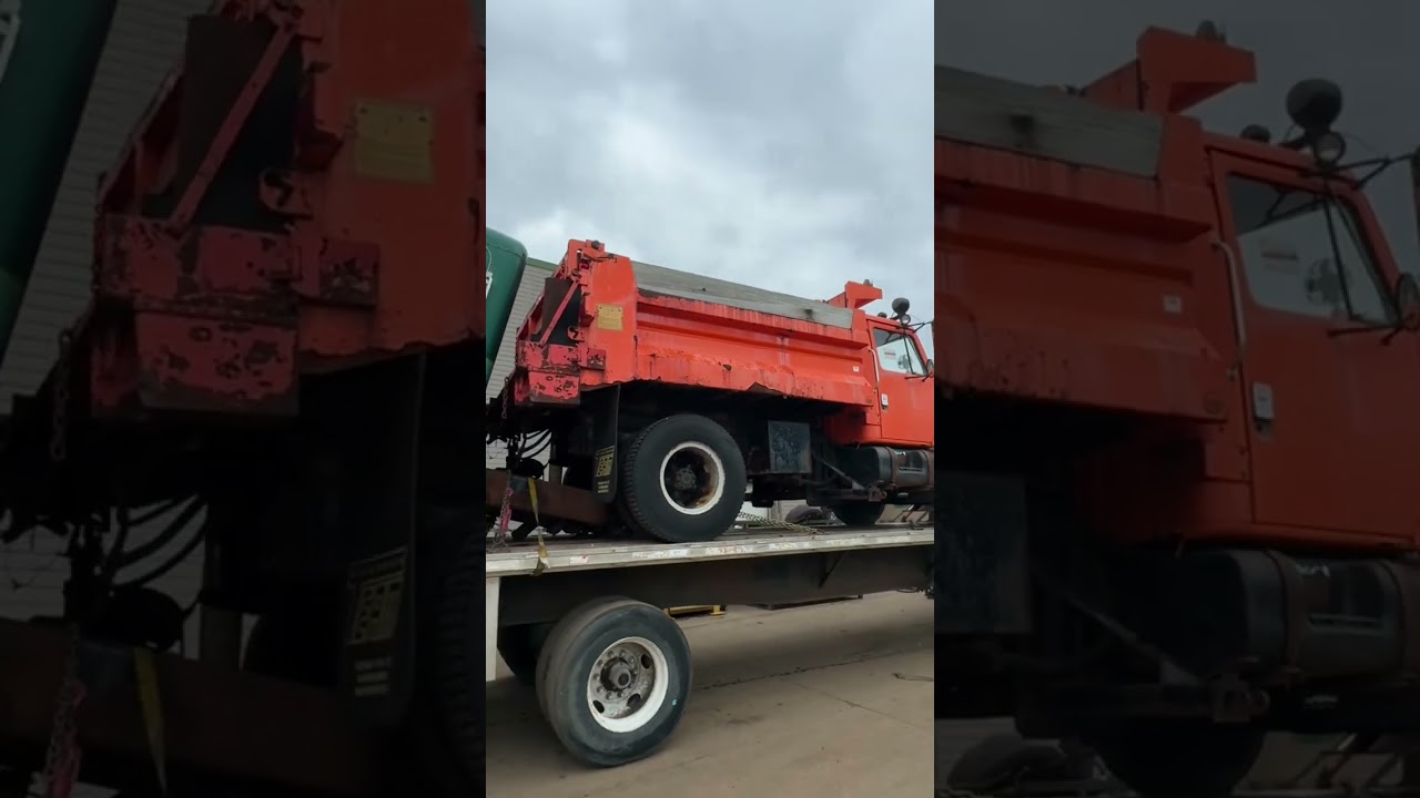 AirTag Journey to Mexico ? International & Peterbilt Truck, Komatsu Loader take a road trip !