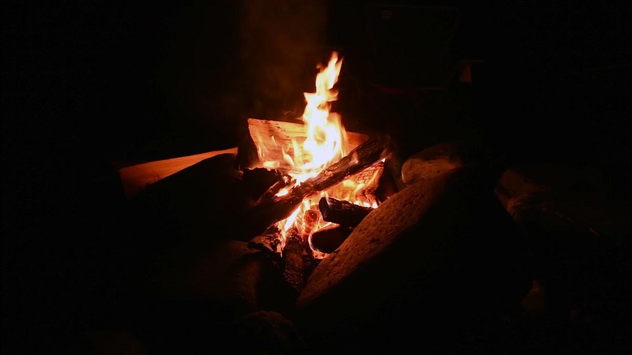 Костер звук лейбл. Под гитару у костра. Bonfire песня. Рингтон костры. Костёр.