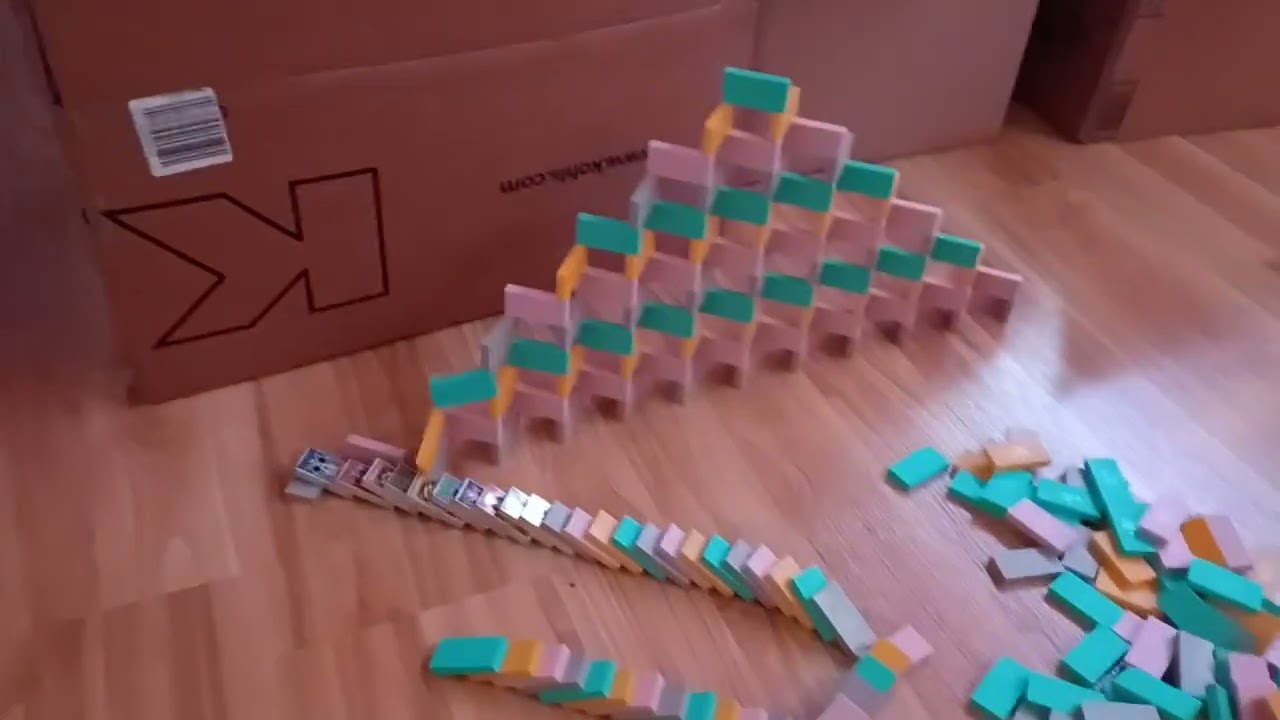 Christmas Domino Advent Calendar 2023 #9 Domino Wall Tower Diagonal Technique