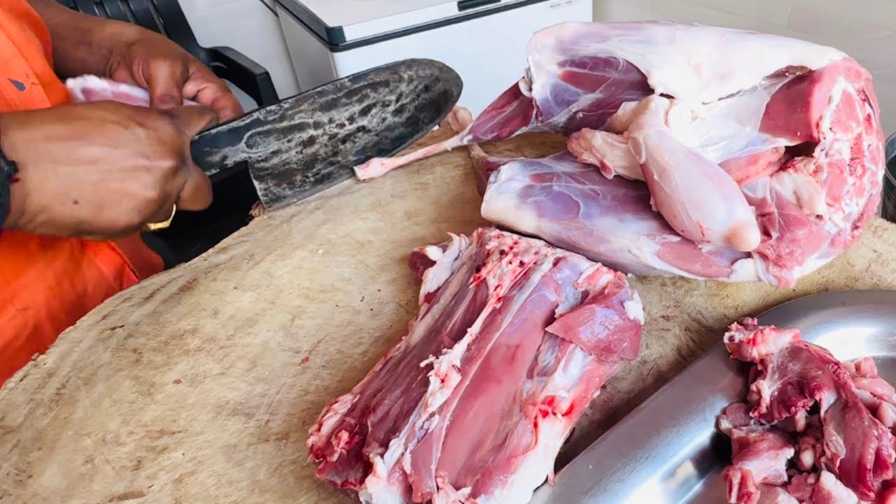 GOAT RAAN MEAT NET CUTTING SKILLS !! MAHESH MEAT CUTS !! FRESH MUTTON SHOP HYDERABAD VLOG !! 