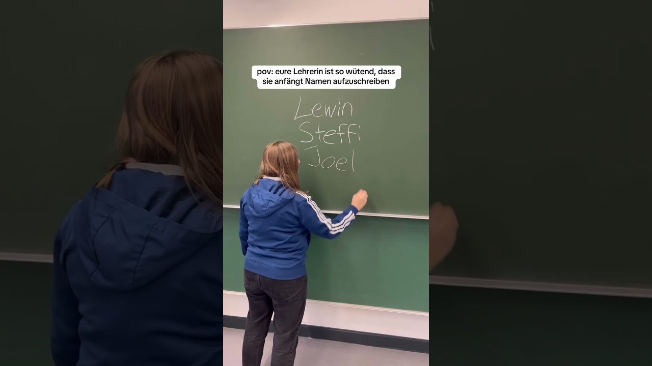 Jeder eine Strafarbeit 👩🏻‍🏫 