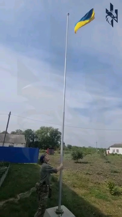 ЛЕБЕДІВКА на Курщині - це Україна! Підняття нашого прапору над черговим ...