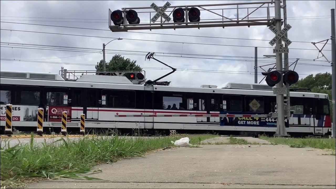 Metrolink Train - 9th Street Railroad Crossing, East St. Louis, IL