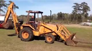 CASE  580 E Backhoe Tractor with Front End Loader - Diesel Engine
