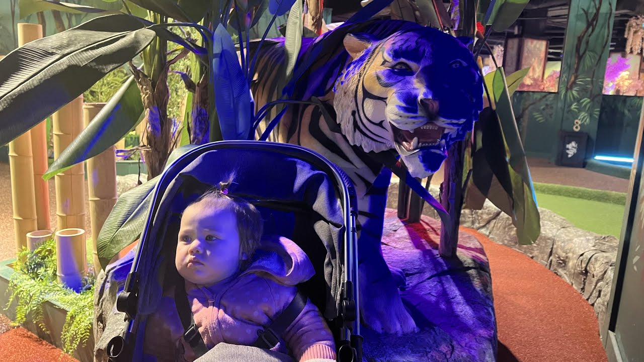 Found this beautiful golf course inside the mall | filipina-British life in the uk 🇬🇧