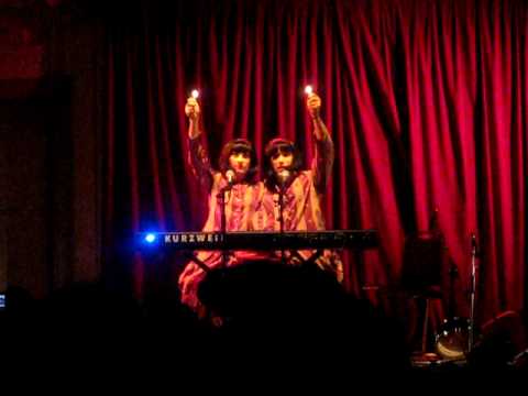 Evelyn Evelyn 'My Space' @ Bush Hall, Fri 23rd April '10 (Part 4)