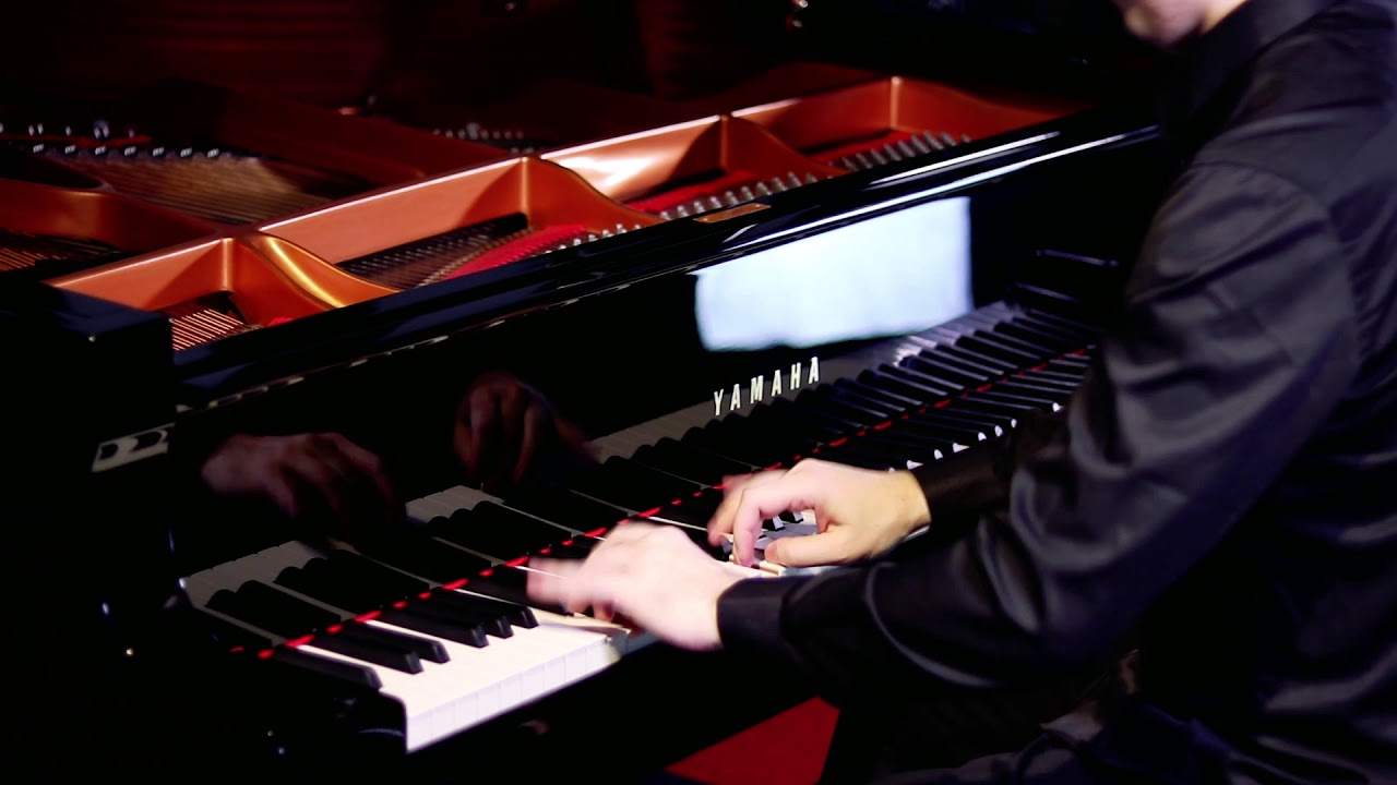 Chopin: Polonaise Op.40 no.1 'Military' - Kamil Tokarski