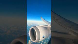 🥶 Boeing 787’s crazy wing flex during turbulence! #shorts #travel #aviation