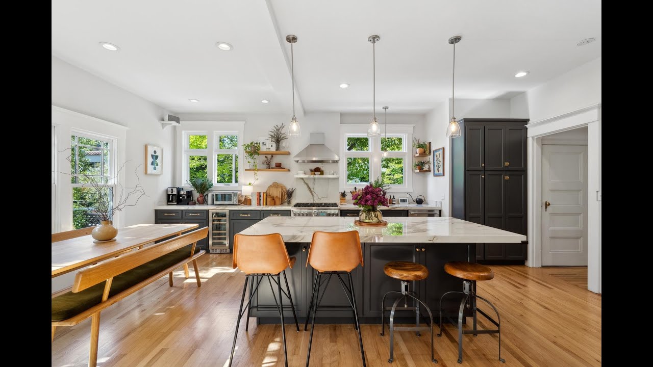 1325 Saint Charles |