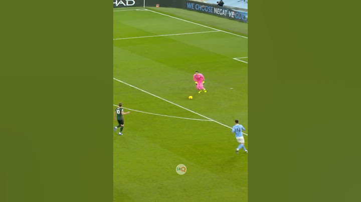 Ilkay Gundogan brought down Davinson Sanchez #fyp @premierleague