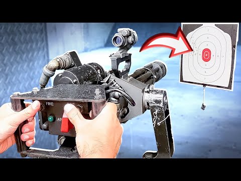 Atirando com uma Minigun, 100 disparos por segundo!