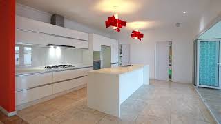 House for Auction in 111 Benowa Rd，Southport, QLD