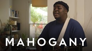Video-Miniaturansicht von „Jordan Mackampa - One In The Same | Mahogany Session“
