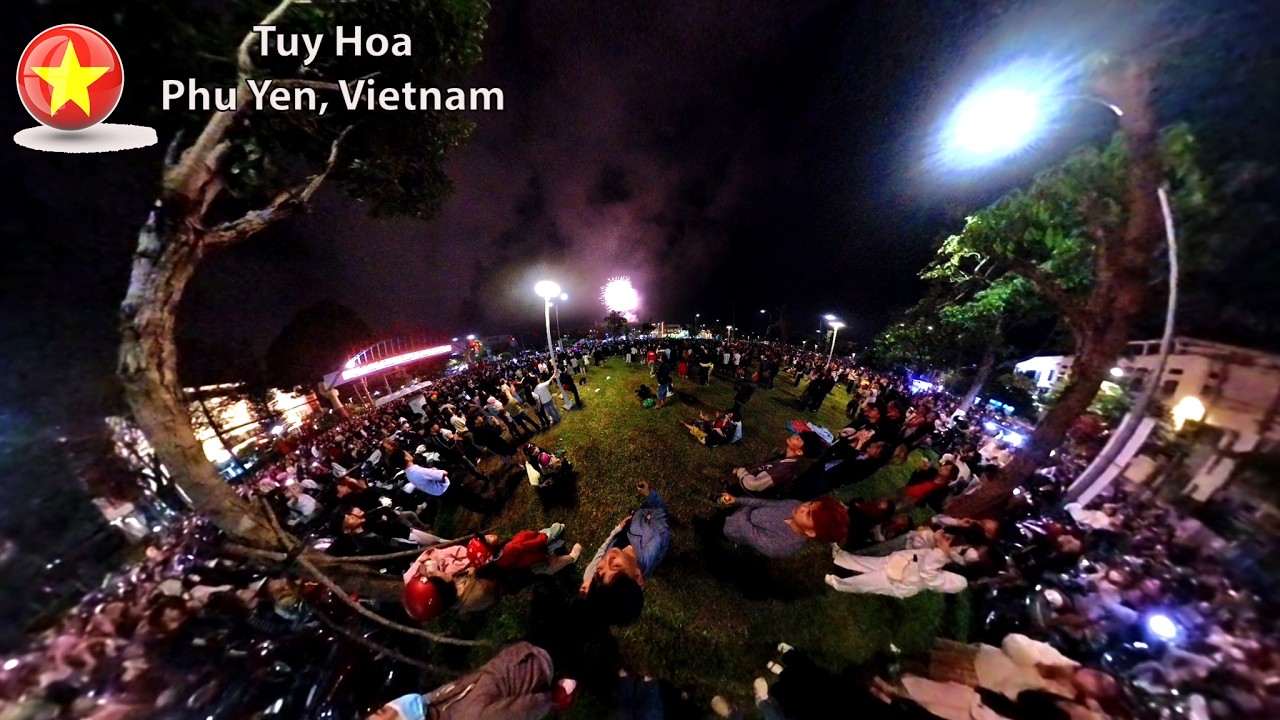 Fireworks at Nhan Mountain, Tuy Hoa, on New Year's Eve, the 29th day of the Lunar New Year, 2026.