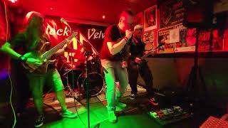 Black Velvet - Loneliness - extrait live au Pinky Bar - 17 mai 2024