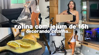 decorando a cozinha, assei pão de frango caseiro, jejum de 16h, treino de braço, receitas | VLOG