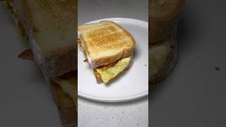 Healthy breakfast sandwich😋 #turkeybacon #eggandcheese #healthybreakfast