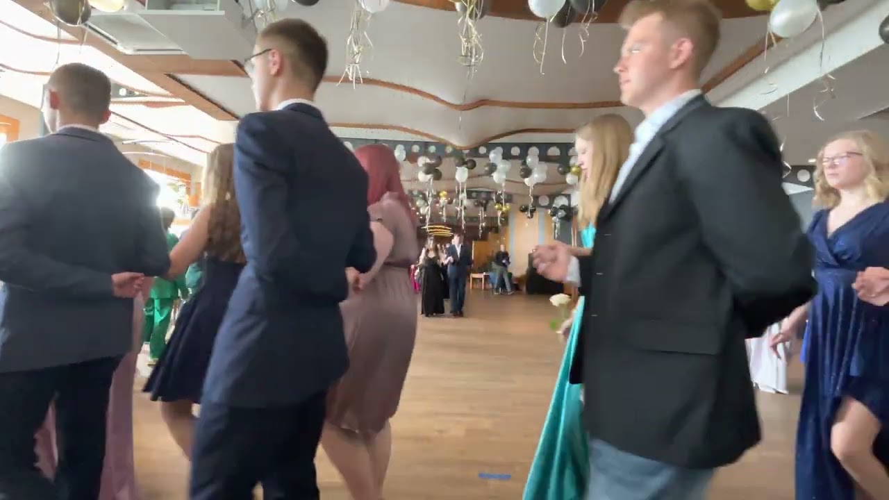 SP30 w Olsztynie-Polonez klas 8.