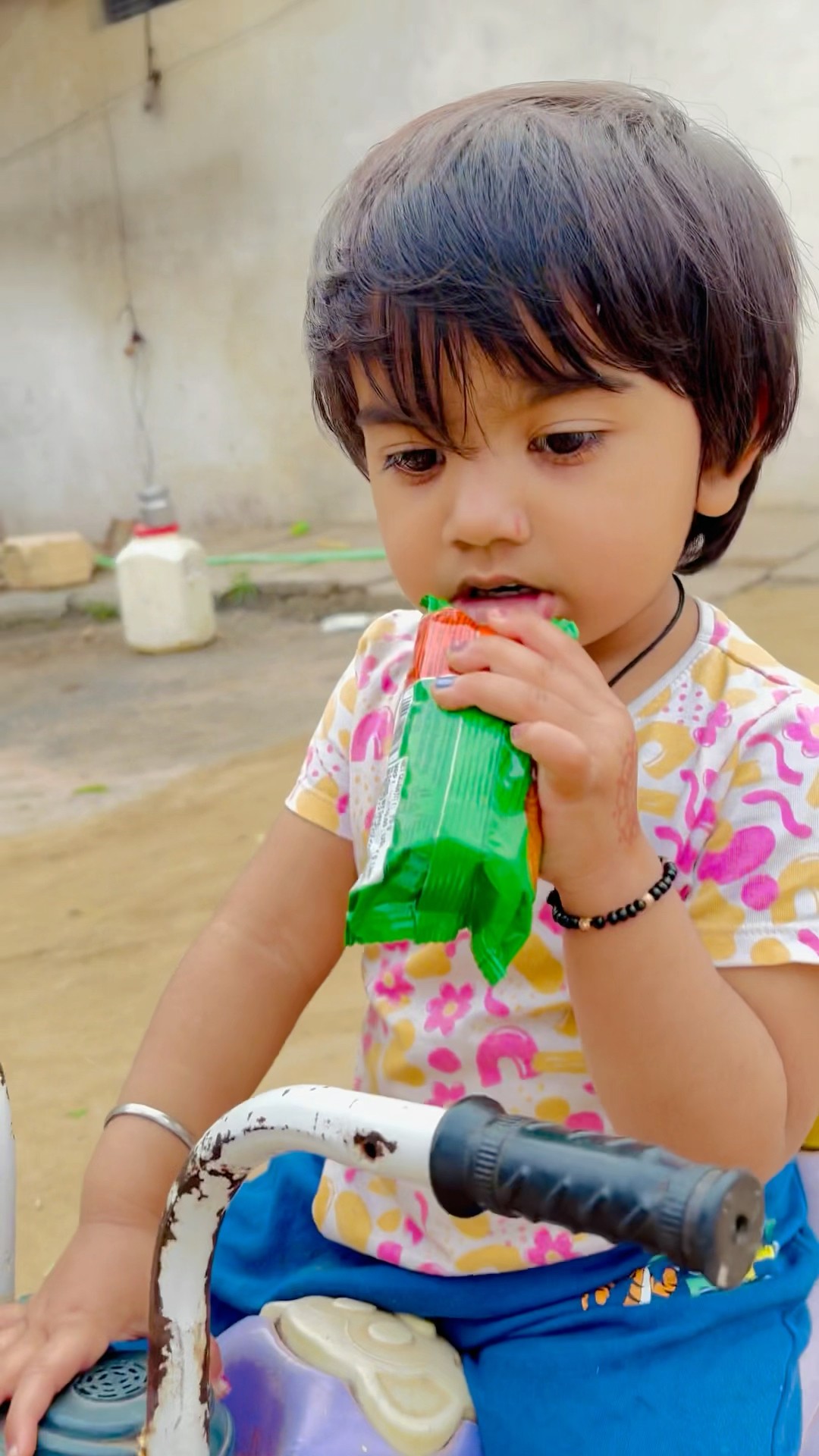 Kashvi sacrificed her biscuits ?