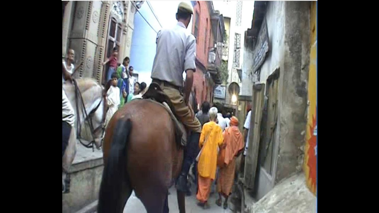 Part 48/77 - Varanasi walkabout - 31 Aug 2003