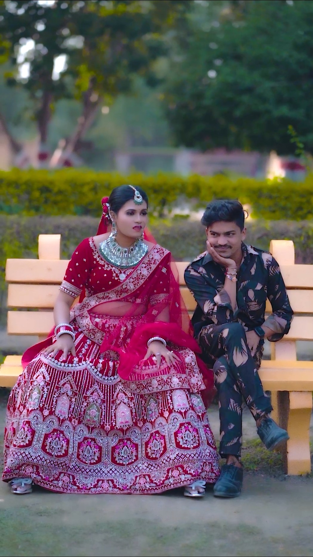 Chunri Teri chamkelu Gulabi sharara