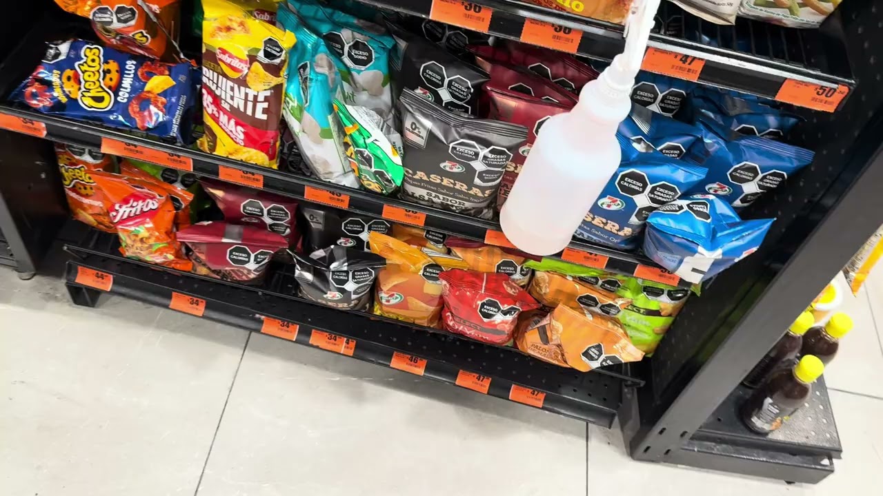 7 Eleven Convenience Store Airport Snacks And Drinks