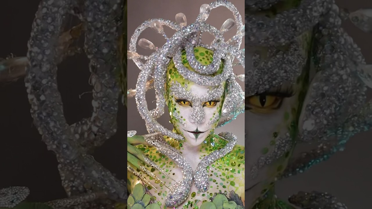 I give you.. the SERPENTI QUEEN 😜 