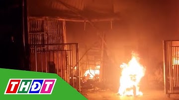 Cà Mau: Cháy lớn trong đêm thiêu rụi 3 nhà dân | THDT