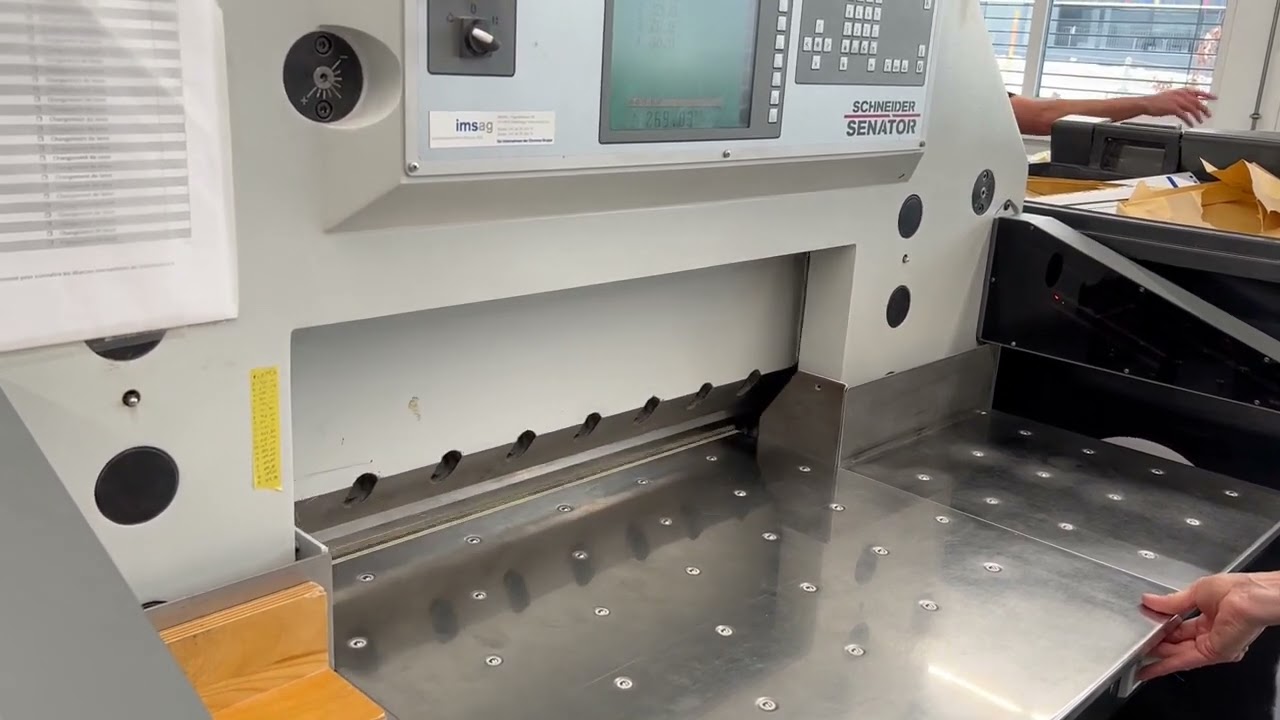 Schneider Senator 78 E-Line Paper guillotine