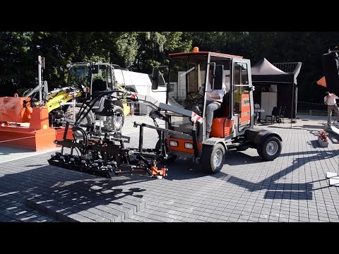 optimas-t22-pflastermaschine-demo-auf-der-galabau-nürnberg-2016