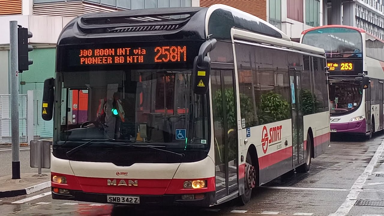 [車外風景] SMRT Bus Service 258M 新設路線 デビュー日の代走運行 MAN NL323F A22 Euro 5 ...