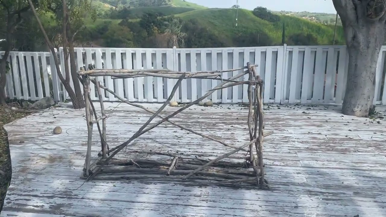 How to make a table with tree branches