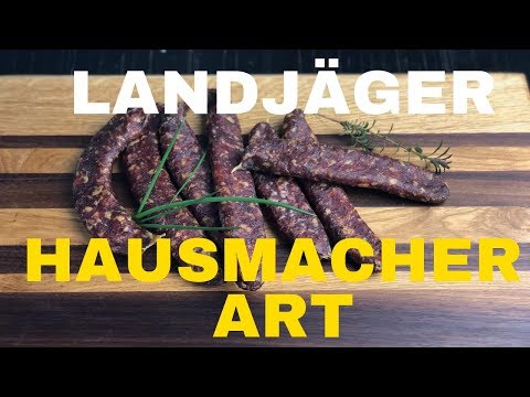 Bockwurst und Wiener 50% Schweineschulter 30% Backen 20% Rückenspeck Zusätzlich 18% Schüttung Gewürz. 