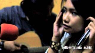 astrid laena akustik perform @ lazuar fm 'untuk kamu'